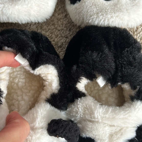2x ON Panda Slippers - Picture 2 of 5